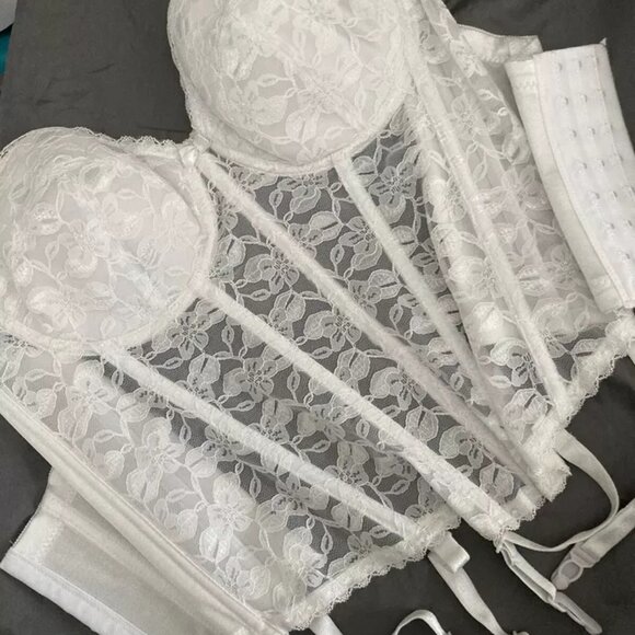 QT Intimates Strapless 1125 Corset Lace with Garters 32A Black NWT - Picture 3 of 4